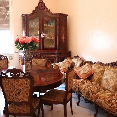 B&B Goldmund نابولي المظهر الخارجي الصورة